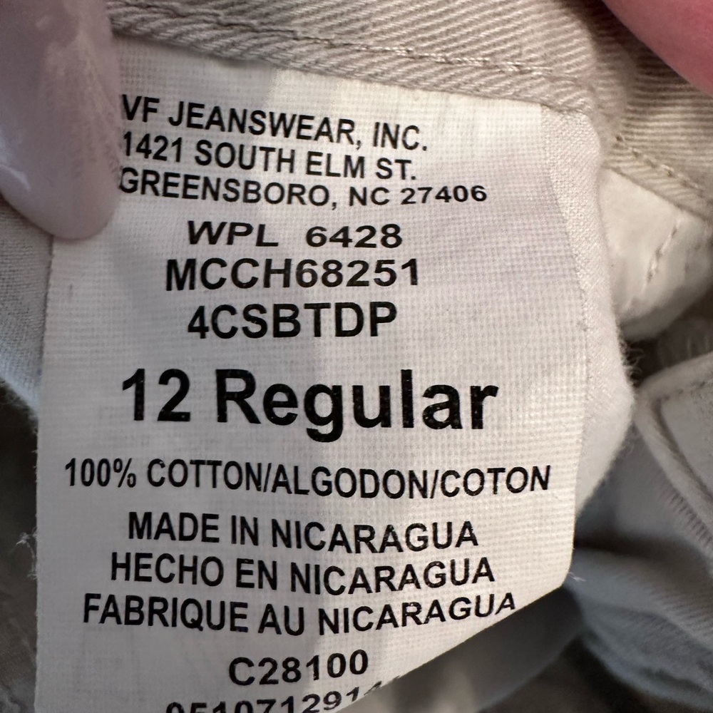 Wrangler cream Cargo Shorts with Sturdy Construction - Picture 4 of 5